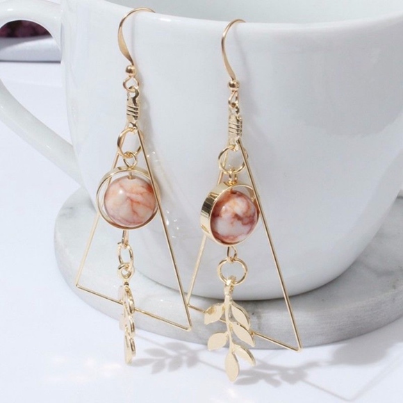 Jewelry - 'Dangleberry' Marble Bead Leaflet Gold Earrings